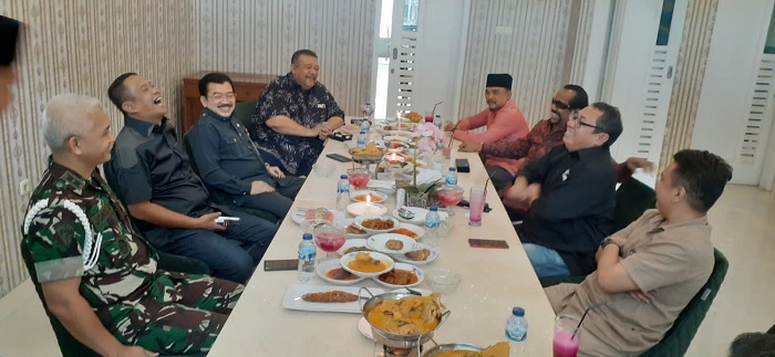 Ketum SMSI Hadiri Undangan Bally Saputra Presdir Riyadh Group